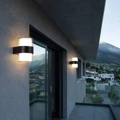 Round-Up-Down-Outdoor-Lamp