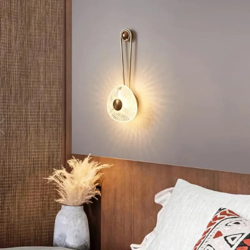 Artistic-lighting-sconce-with-crystal-pattern-glow


